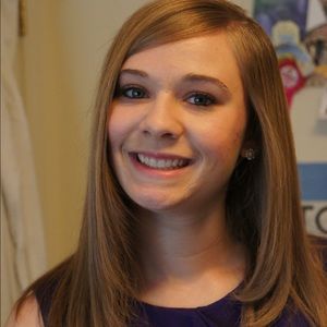 Meet your Posher, Hilary